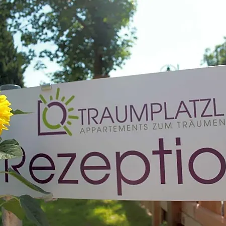 Traumplatzl 公寓 *